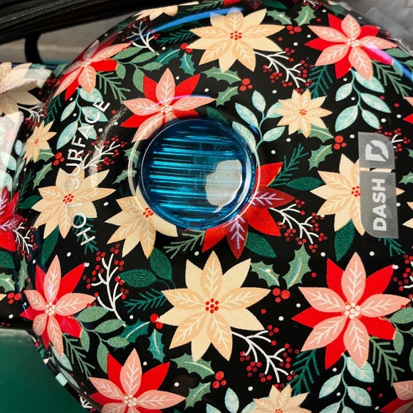 BNIB DASH Mini Waffle Maker Christmas Theme - Picture 3 of 3